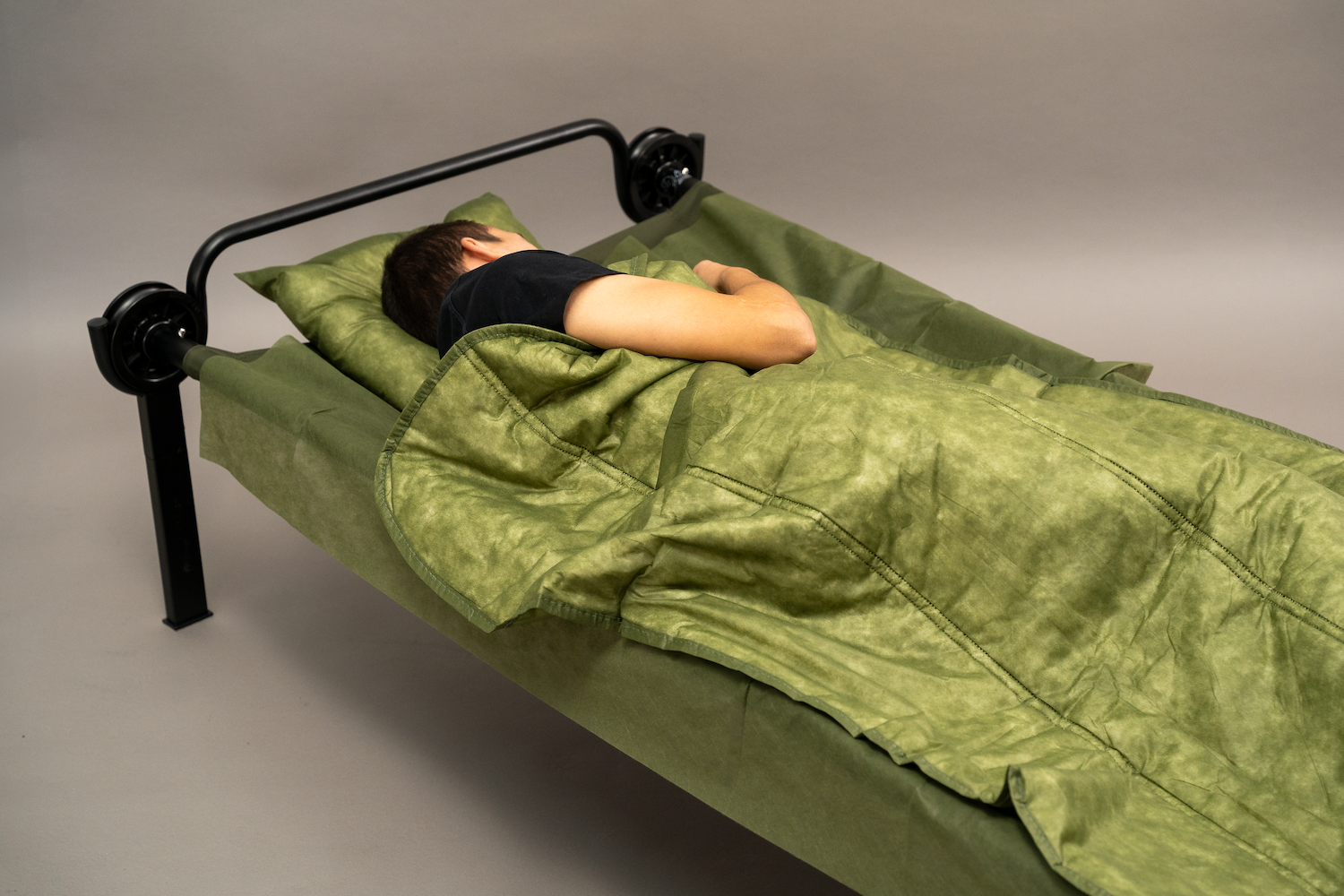 Disaster Relief Bedding Kit Premium olive
Disposable blanket approx. 500g, 190x110cm cotton filling 
Disposable sheet 200x100cm
Disposable pillow approx. 210g, 40x40cm
Individually hygienic and space-saving packed in a polybag


-Natural Disasters
-Epidemics and Pandemics
-Refugee Camps
